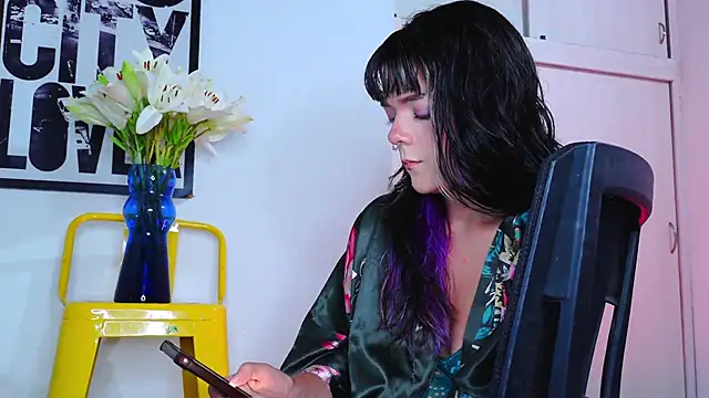 purple em69 online show from 13, 11, 2025