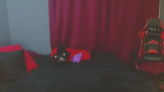 Noamartin  online show from 27, 2, 2025