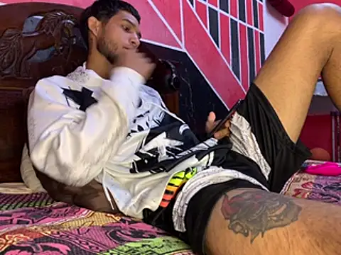 tanned boy online show from 28, 3, 2026