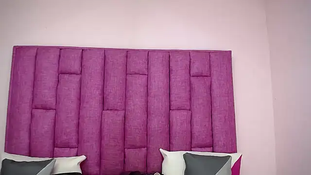 Snapshot of CrushOnMe_ chatting on 19, 10, 2025 CrushOnMe online show from 19, 10, 2025