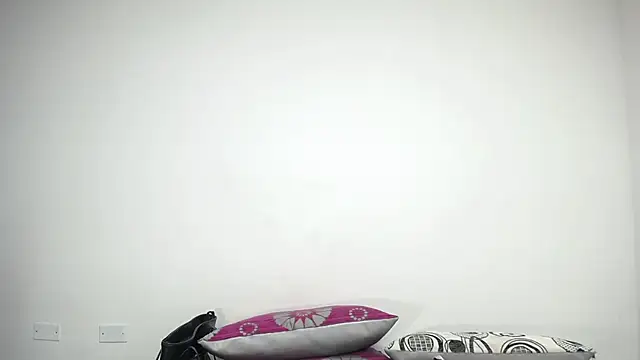 CrushOnMe  online show from 15, 5, 2026