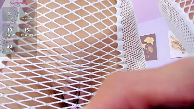 Snapshot of sarah_cruzz_ chatting on 10, 12, 2024 sarah cruzz online show from 10, 12, 2024