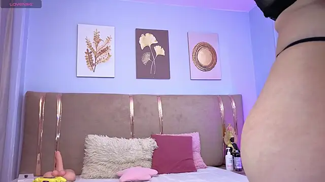 Snapshot of sarah_cruzz_ chatting on 6, 11, 2025 sarah cruzz online show from 6, 11, 2025