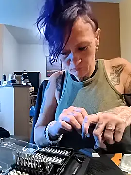 renegade vyxxen online show from 18, 4, 2026