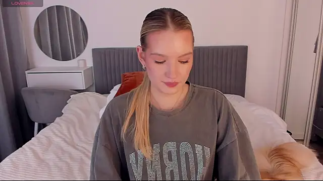 CassieRayss online show from 17, 11, 2025