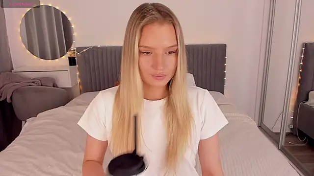 CassieRayss online show from 8, 5, 2026