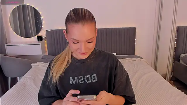 CassieRayss online show from 9, 1, 2026