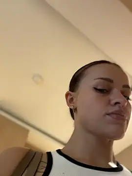 AngelinaTeller online show from 4, 4, 2026