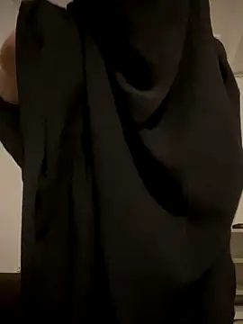 Snapshot of Hijabi_HotGirls chatting on 12, 10, 2025 Hijabi HotGirls online show from 12, 10, 2025