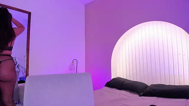 martina duque  online show from 7, 4, 2026