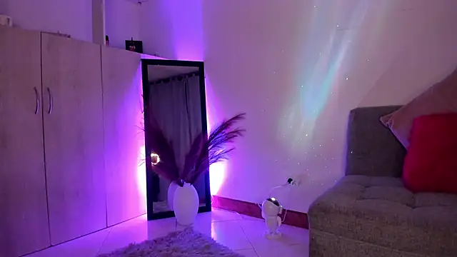 Snapshot of martina_duque_ chatting on 27, 2, 2025 martina duque online show from 27, 2, 2025