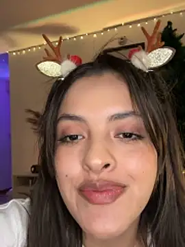 Snapshot of martina_duque_ chatting on 18, 12, 2025 martina duque online show from 18, 12, 2025