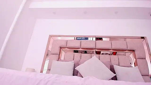 emma castilloo online show from 8, 4, 2026