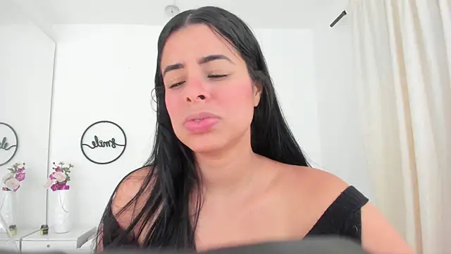 emma castilloo online show from 1, 2, 2025