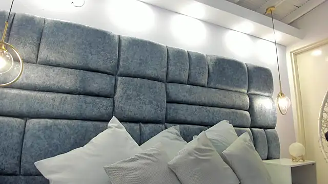 emma castilloo online show from 14, 9, 2025