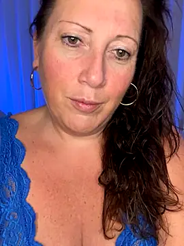 xsexycurvymilf online show from 27, 10, 2025