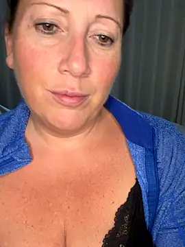 xsexycurvymilf online show from 6, 10, 2025