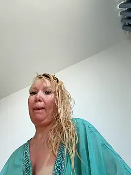 EmmaInLove23 online show from 5, 11, 2025