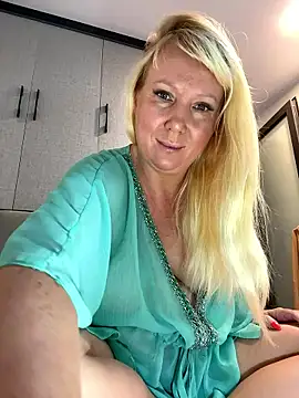 EmmaInLove23 online show from 10, 1, 2026