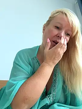 EmmaInLove23 online show from 22, 9, 2025