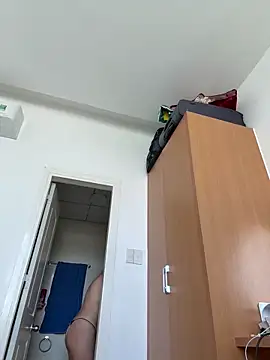 EmmaInLove23 online show from 2, 2, 2026