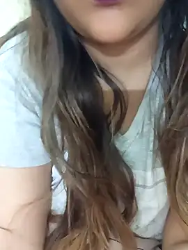 Snapshot of _Redwine_ chatting on 1, 3, 2025 Redwine online show from 1, 3, 2025