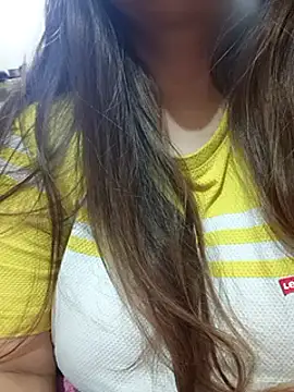 Snapshot of _Redwine_ chatting on 3, 3, 2025 Redwine online show from 3, 3, 2025