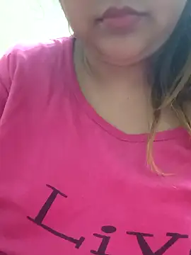 Snapshot of _Redwine_ chatting on 8, 3, 2025 Redwine online show from 8, 3, 2025