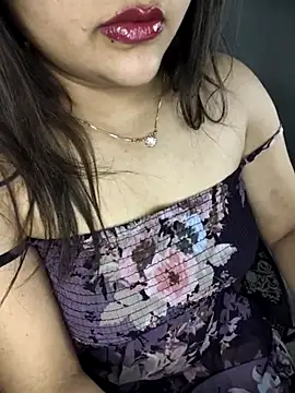 Snapshot of _Redwine_ chatting on 11, 3, 2025 Redwine online show from 11, 3, 2025