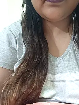 Snapshot of _Redwine_ chatting on 1, 3, 2025 Redwine online show from 1, 3, 2025