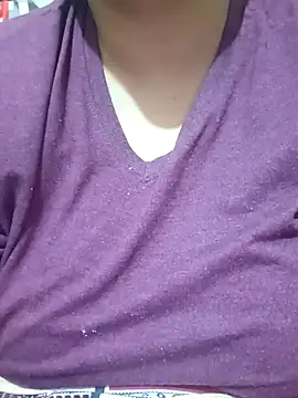 Snapshot of _Redwine_ chatting on 5, 11, 2025 Redwine online show from 5, 11, 2025