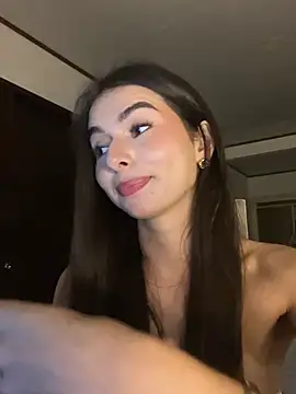 Coralinee 01 online show from 27, 5, 2026