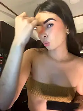 Coralinee 01 online show from 25, 11, 2025