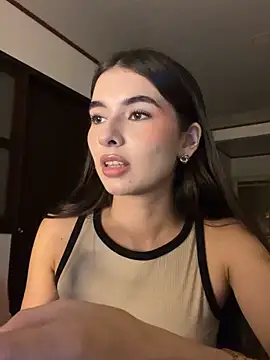 Coralinee 01 online show from 24, 5, 2026
