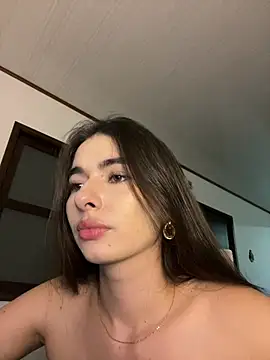 Coralinee 01 online show from 8, 7, 2026