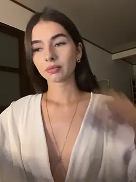Coralinee 01 online show from 20, 5, 2026