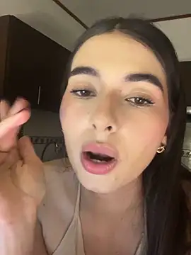 Coralinee 01 online show from 30, 11, 2025