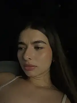 Coralinee 01 online show from 26, 4, 2026