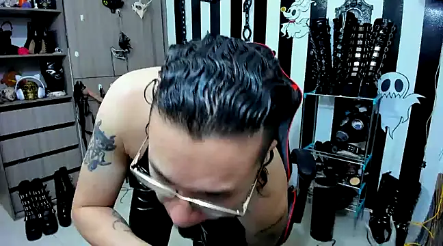 Snapshot of daven56 chatting on 23, 12, 2024 daven56 online show from 23, 12, 2024