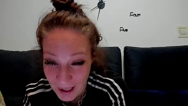 VanessaSquirtt online show from 16, 9, 2025