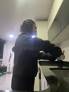 Amareto  online show from 14, 12, 2025