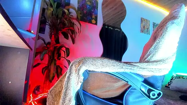 Snapshot of LatinMilk_ chatting on 18, 6, 2026 LatinMilk online show from 18, 6, 2026