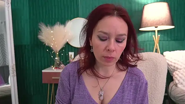 HaileyMoonn online show from 16, 12, 2025