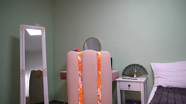 HaileyMoonn online show from 29, 10, 2025