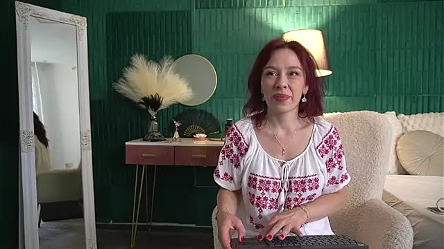 Snapshot of HaileyMoonn chatting on 8, 7, 2026 HaileyMoonn online show from 8, 7, 2026
