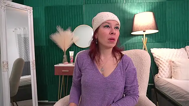 HaileyMoonn online show from 25, 11, 2025