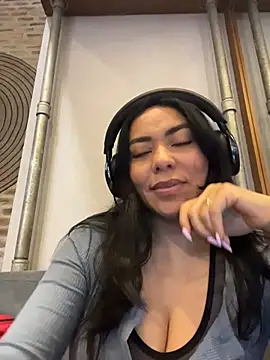 PetitLumiere online show from 15, 10, 2025