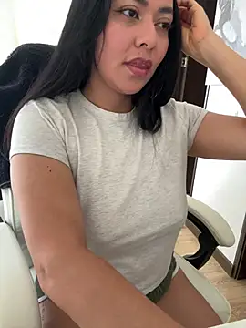 PetitLumiere online show from 25, 2, 2025