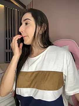 Victoria-And1 online show from 21, 10, 2025