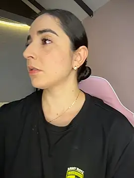 Victoria-And1 online show from 5, 2, 2026